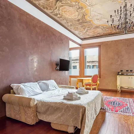 San Marco 2442 בית הארחה 4*